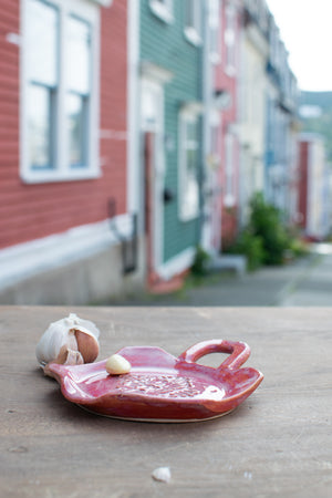 Garlic Plate- Handled