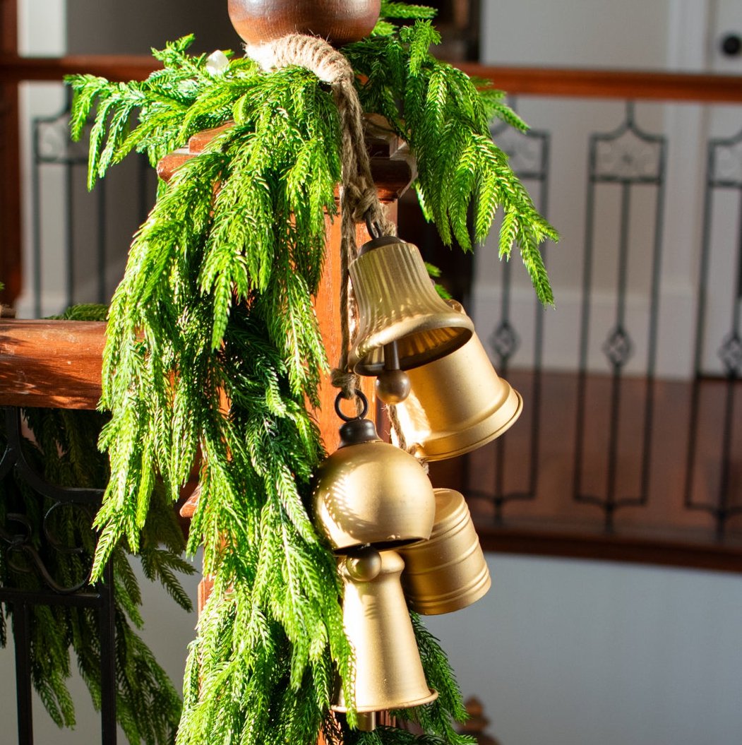 Fresh Touch Norfolk Pine Garland