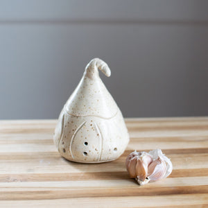 Sculpted Garlic Keeper - Euro