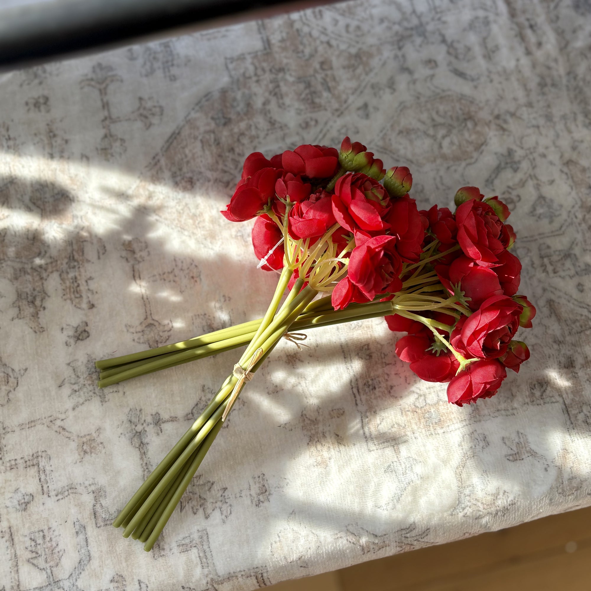 Antique Ranunculus Bunch - Ruby