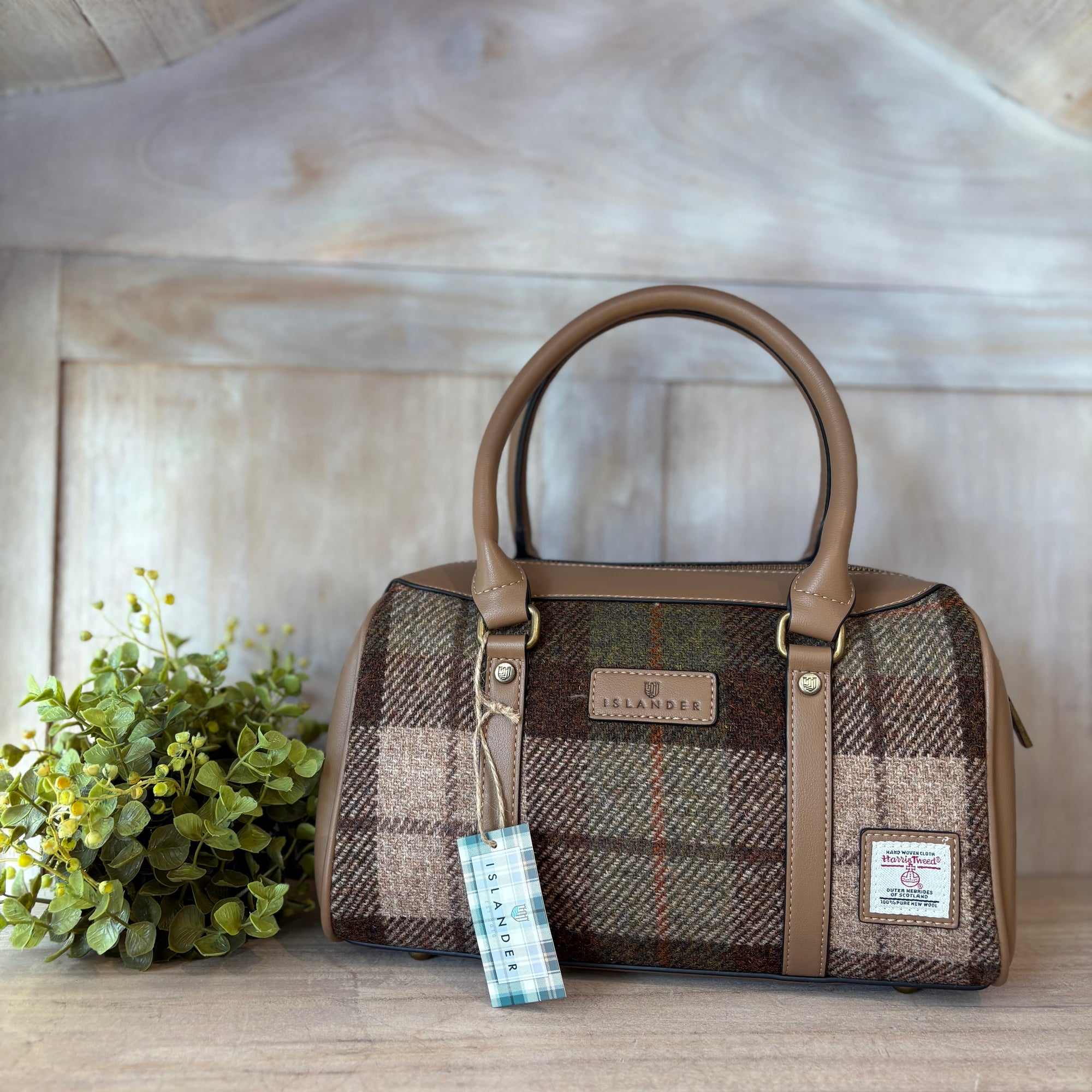 The Medium Duffel - Chestnut Tartan