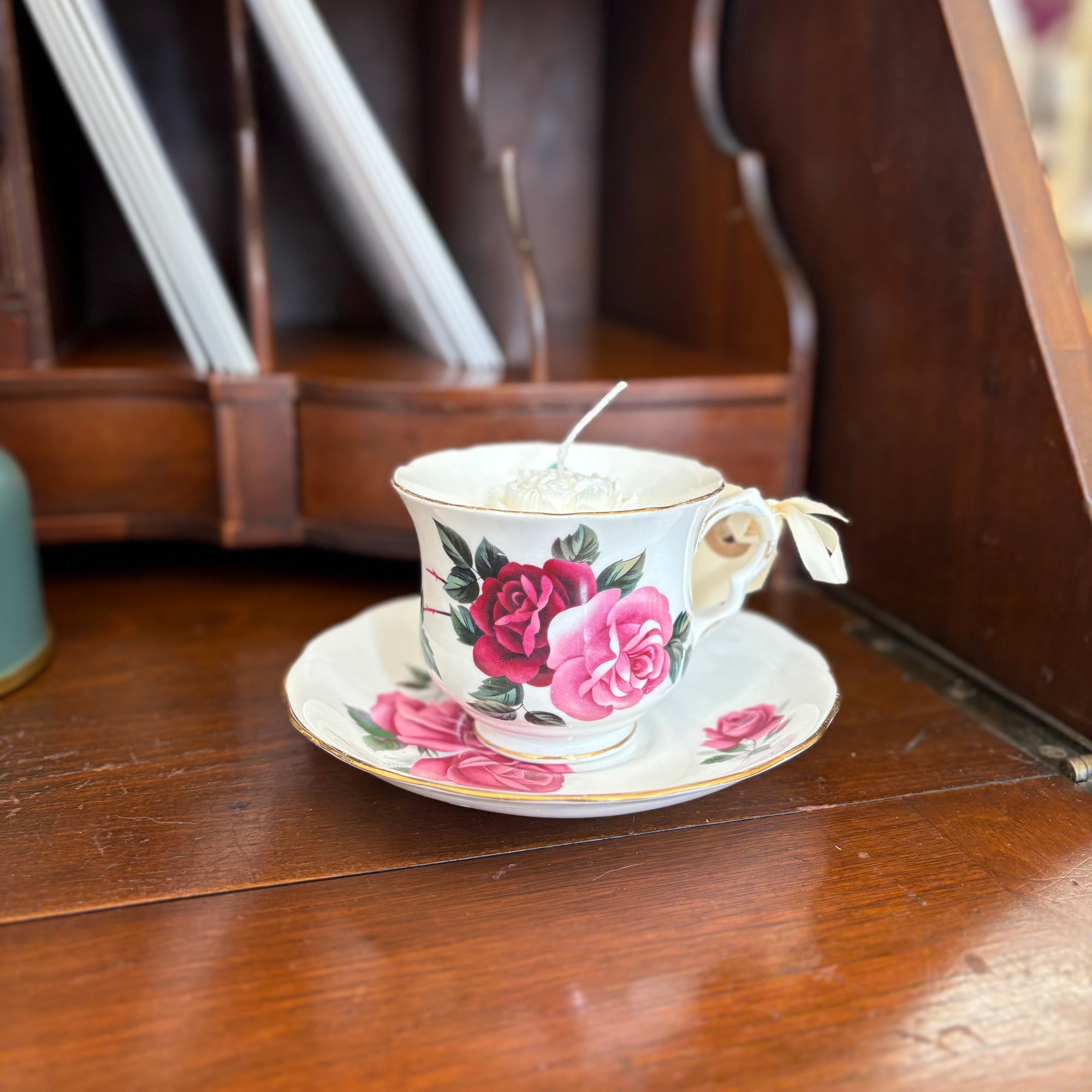 Tea Time Candle - Graceful Blooms