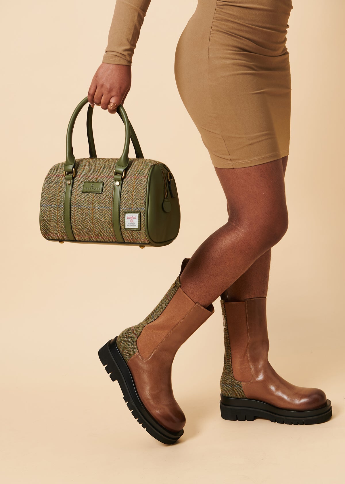 The Medium Duffel Bag - Chestnut Herringbone