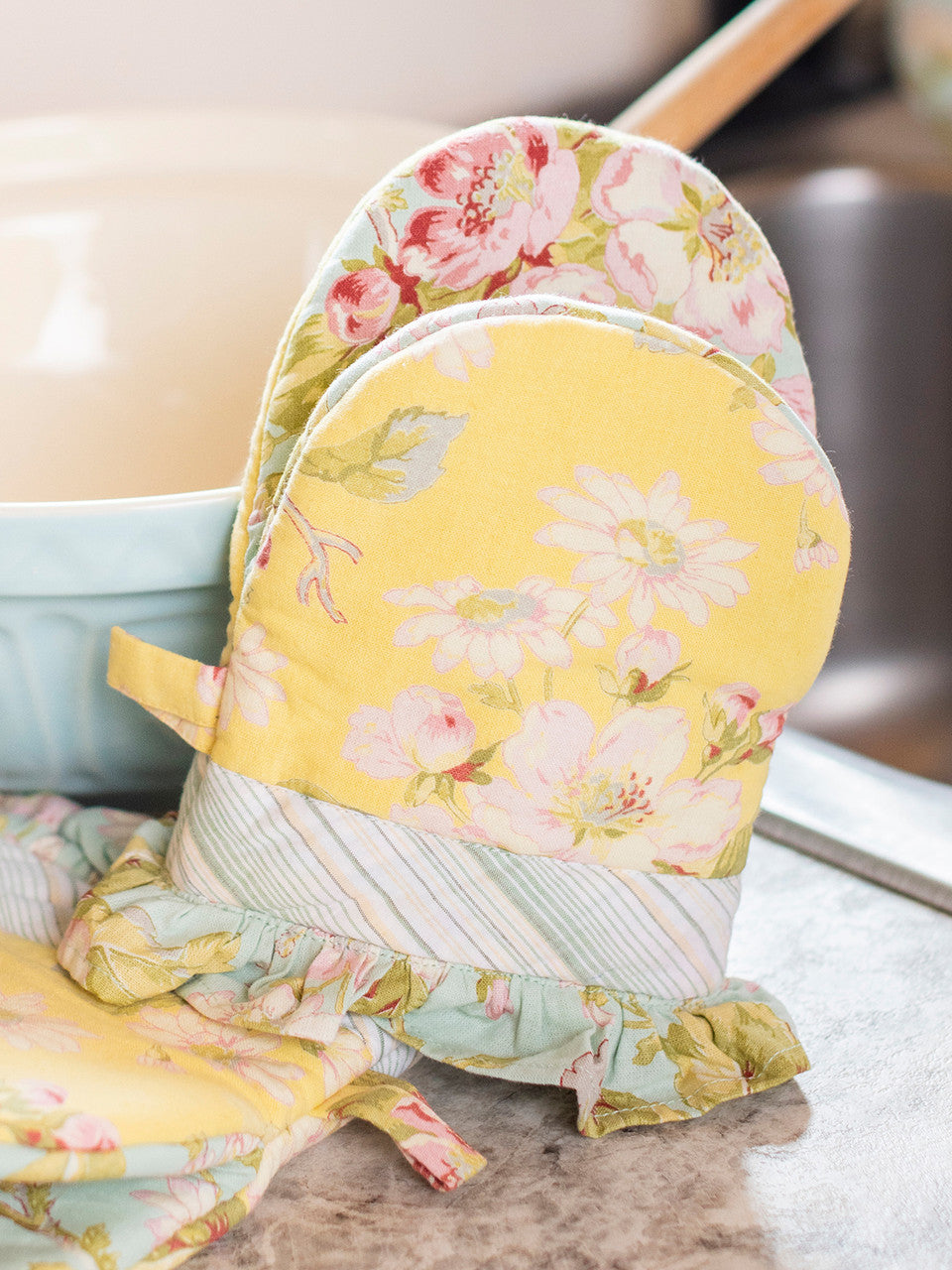 April Cornell Apple Blossom Mini Mitts