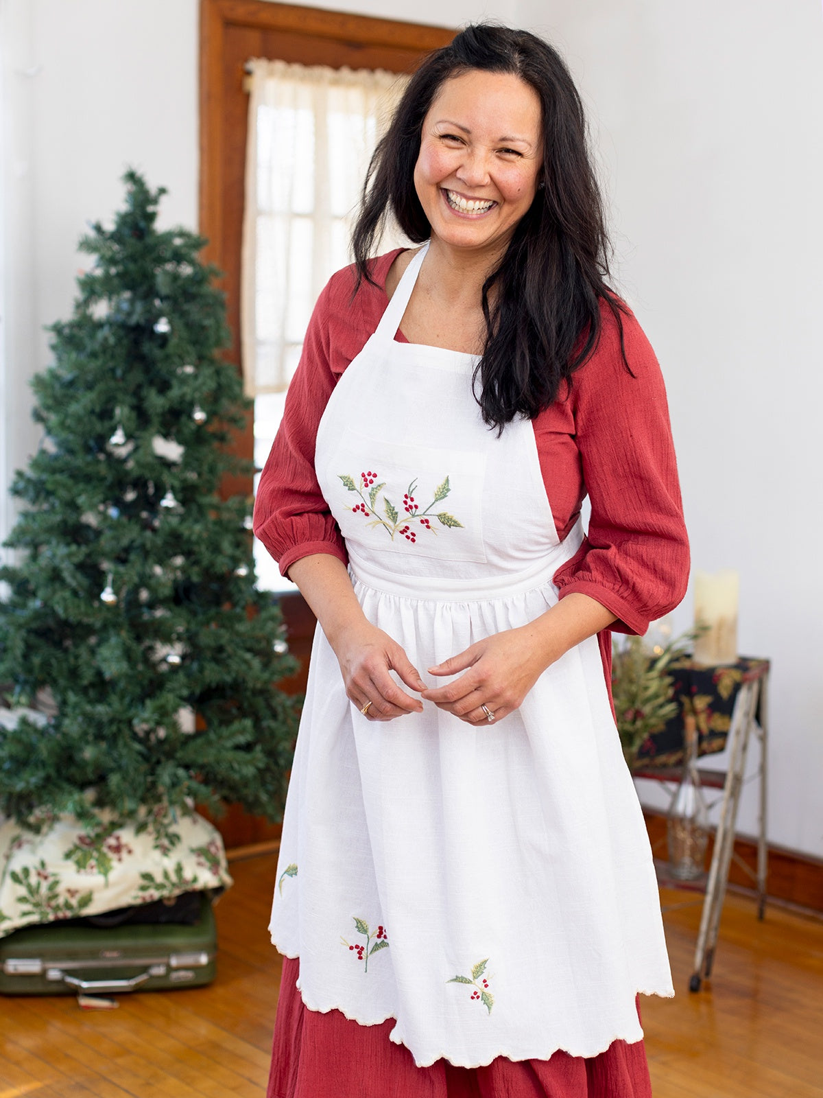 April Cornell Winterberry Embroidered Apron