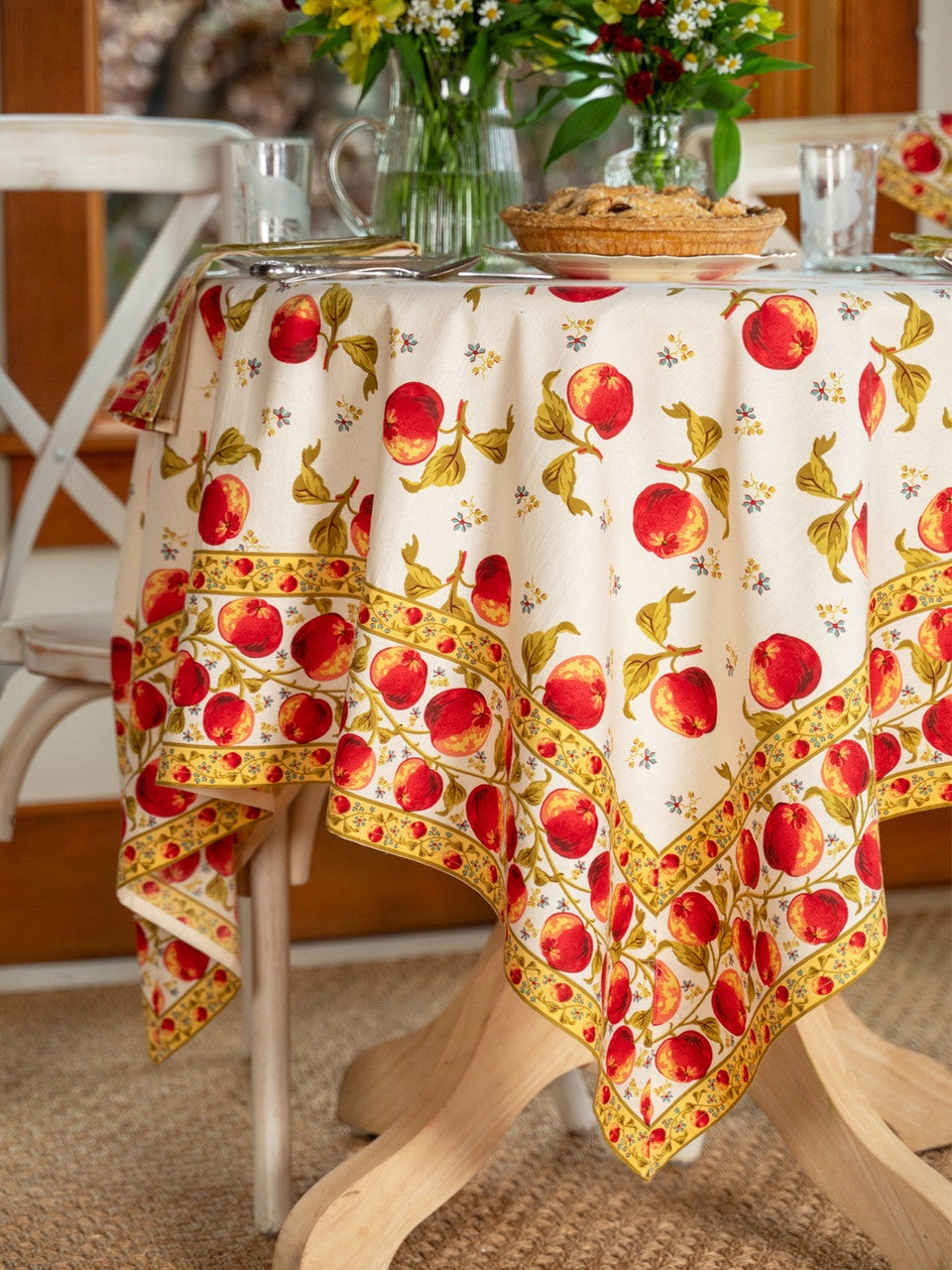 April Cornell Apple Tablecloth