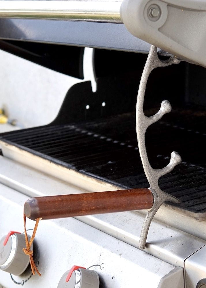BBQ Lid Opener