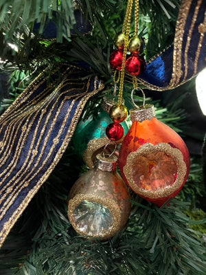 Vintage Cluster Ornament